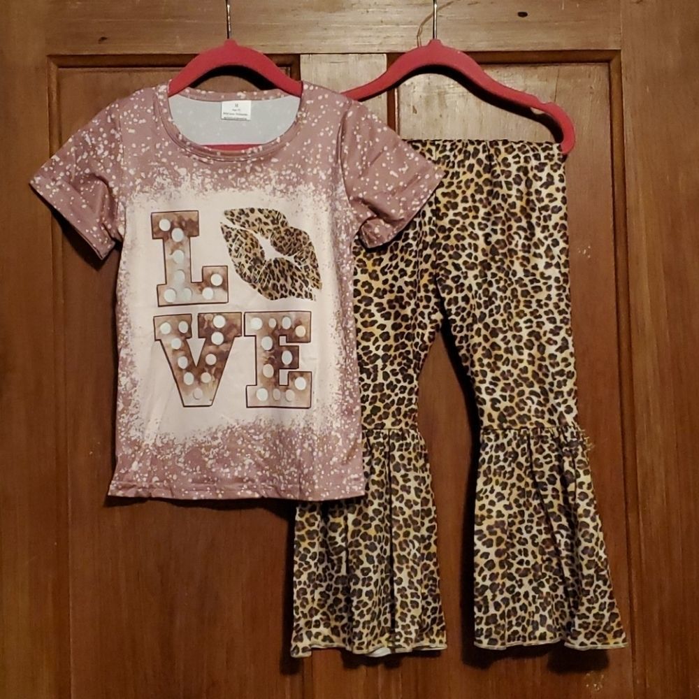 NEW "LOVE" CHEETAH PRINT 2 PIECE SET